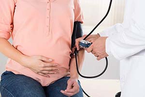 antenatal and postnatal care specialist in nerul navi mumbai - dr sabrina mhapankar